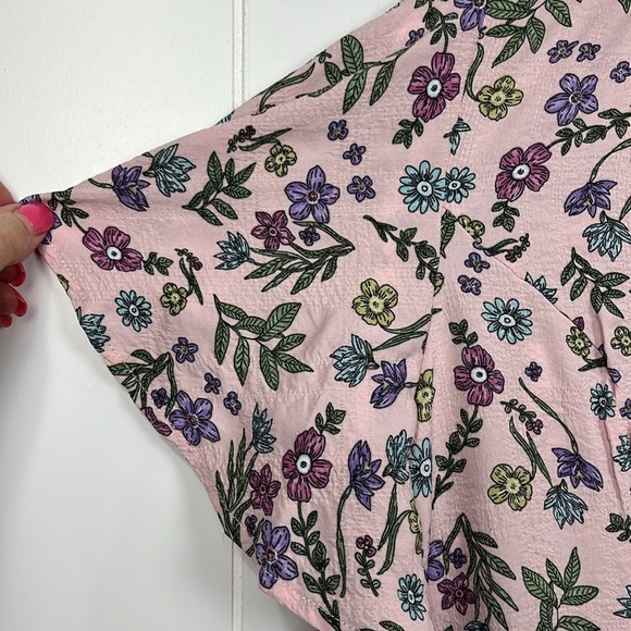 First Love Womens Top S Lilac Blue Floral Print Flutter Sleeves Pullover Pretty - Picture 3 of 9